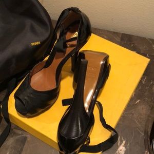 Fendi shoes size 39